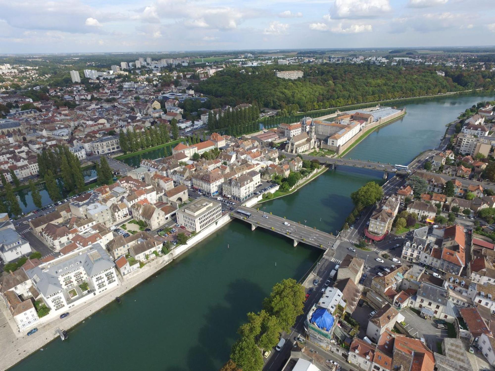 Le Panoramique - Centre-Ville เมอลัง ภายนอก รูปภาพ